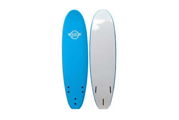 Tabla de surf Surfworx Base Mini Malibú 7'0", ideal para principiantes por su estabilidad y flotabilidad
