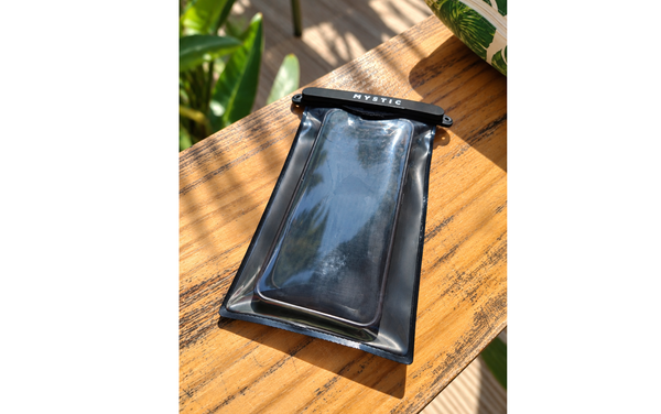Mystic waterproof phone case with fidlock closing