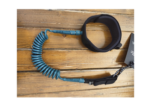 Leash de wingfoil Mystic de 6 pies (183 cm) en color verde azulado (teal), con sujeción a la pantorrilla.