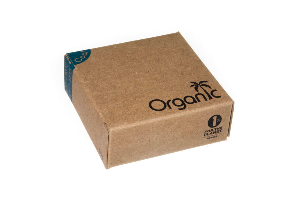 Cera de surf orgánica, fórmula ecológica para un agarre superior en tu tabla, disponible en Mojokite Castelldefels.
